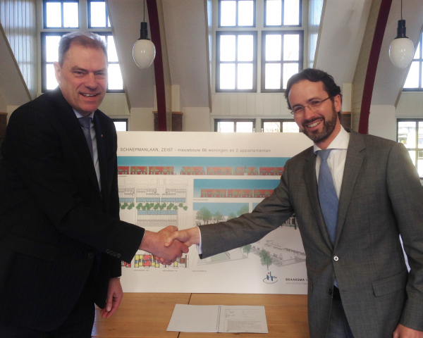 Ondertekening contracten Schaepmanlaan - RKWBV en Uffkes  (7).JPG